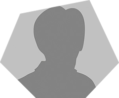 Auf dem Bild ist vor einem hellgrauem Hintergrund die dunkelgraue Silhouette einer Person zu sehen.